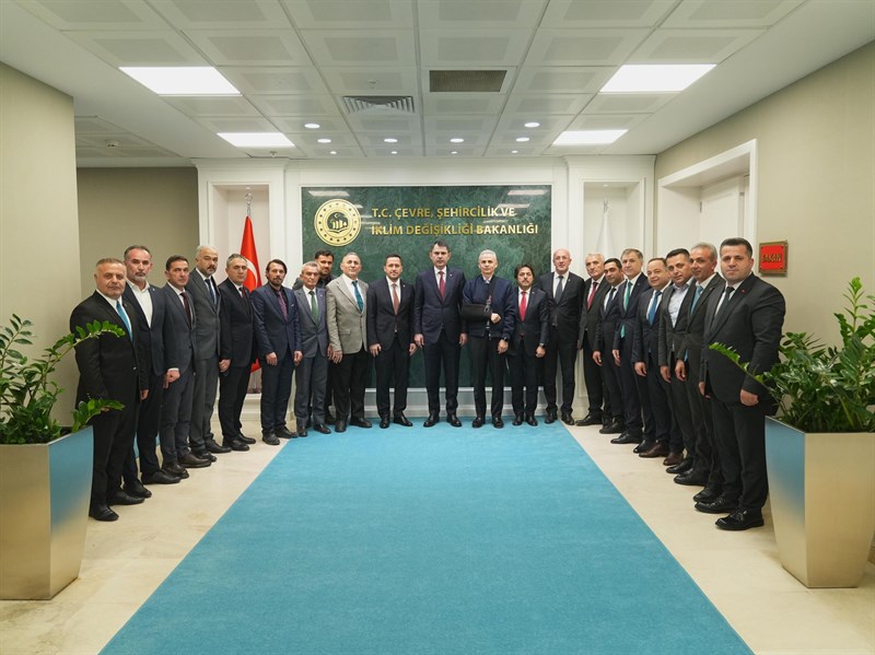 Valimiz Sayın Mehmet Fatih Çiçekli ve Beraberindeki Heyet Çevre, Şehircilik ve İklim Değişikliği Bakanımız Sayın Murat Kurum’u Ziyaret Etti