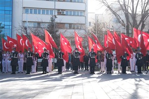 18 Mart Çanakkale Deniz Zaferinin 110.Yıldönümü ve Şehitler Günü Nedeniyle Çelenk Sunma Programı Düzenlendi