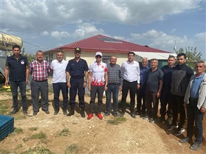 Köprüler Yollardan Değil Gönüllerden Geçer: Vali Çiçekli'den Gönüllere Dokunan Ziyaretler